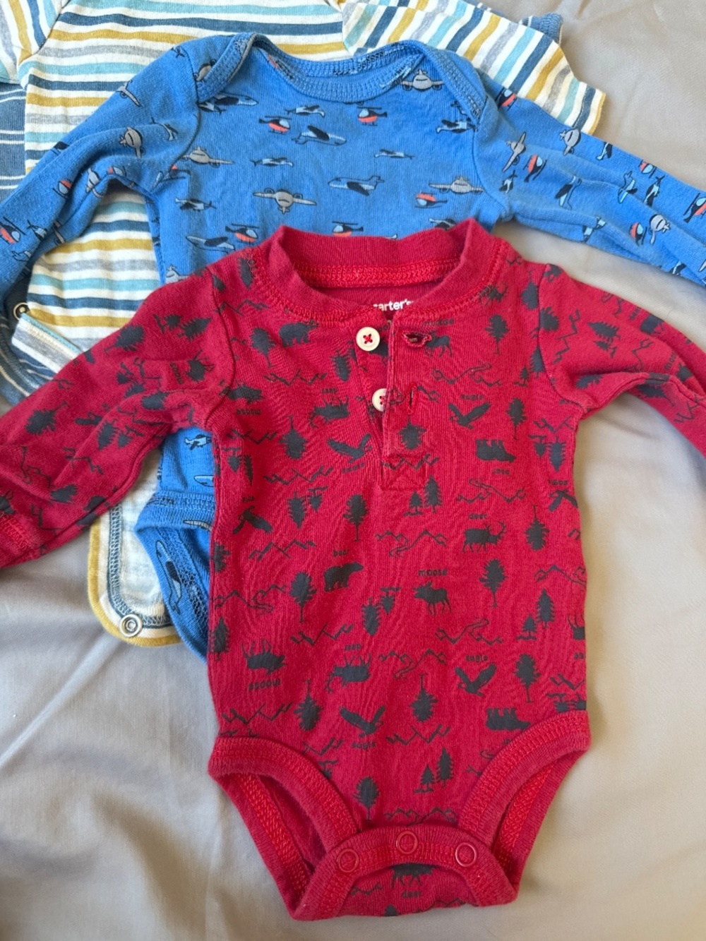 Newborn Boys Long-sleeve bodysuits Carter’s and Gerber - Picture 2 of 5